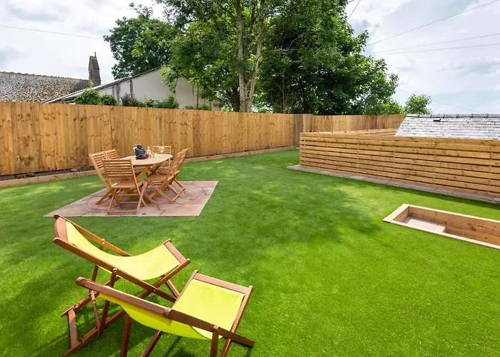 - Sleeps 4 Hot Tub&pet Friendly Feriehus