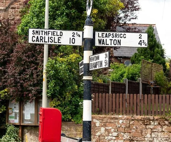 - Sleeps 4 Hot Tub&pet Friendly Feriehus