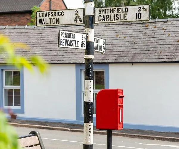 - Sleeps 4 Hot Tub & Pet Friendly *