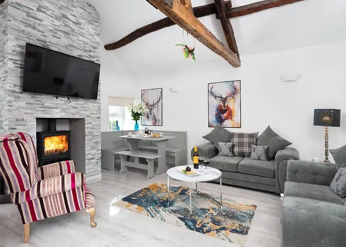 - Sleeps 4 Hot Tub & Pet Friendly Carlisle (Cumbria)