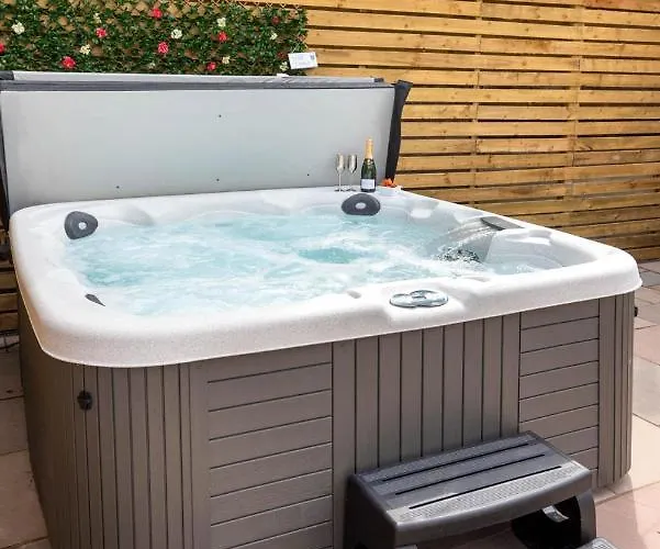 Feriehus - Sleeps 4 Hot Tub&pet Friendly